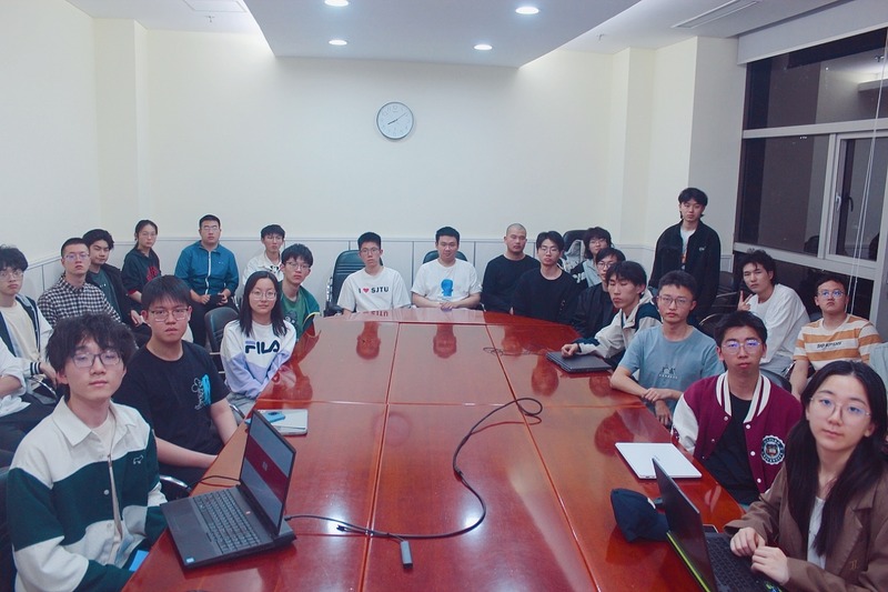 1744977050789919.jpg 合影1.jpg